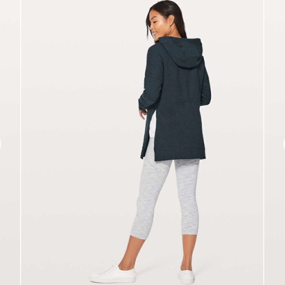 Lululemon Cut Above Hoodie
Heathered Inkwell